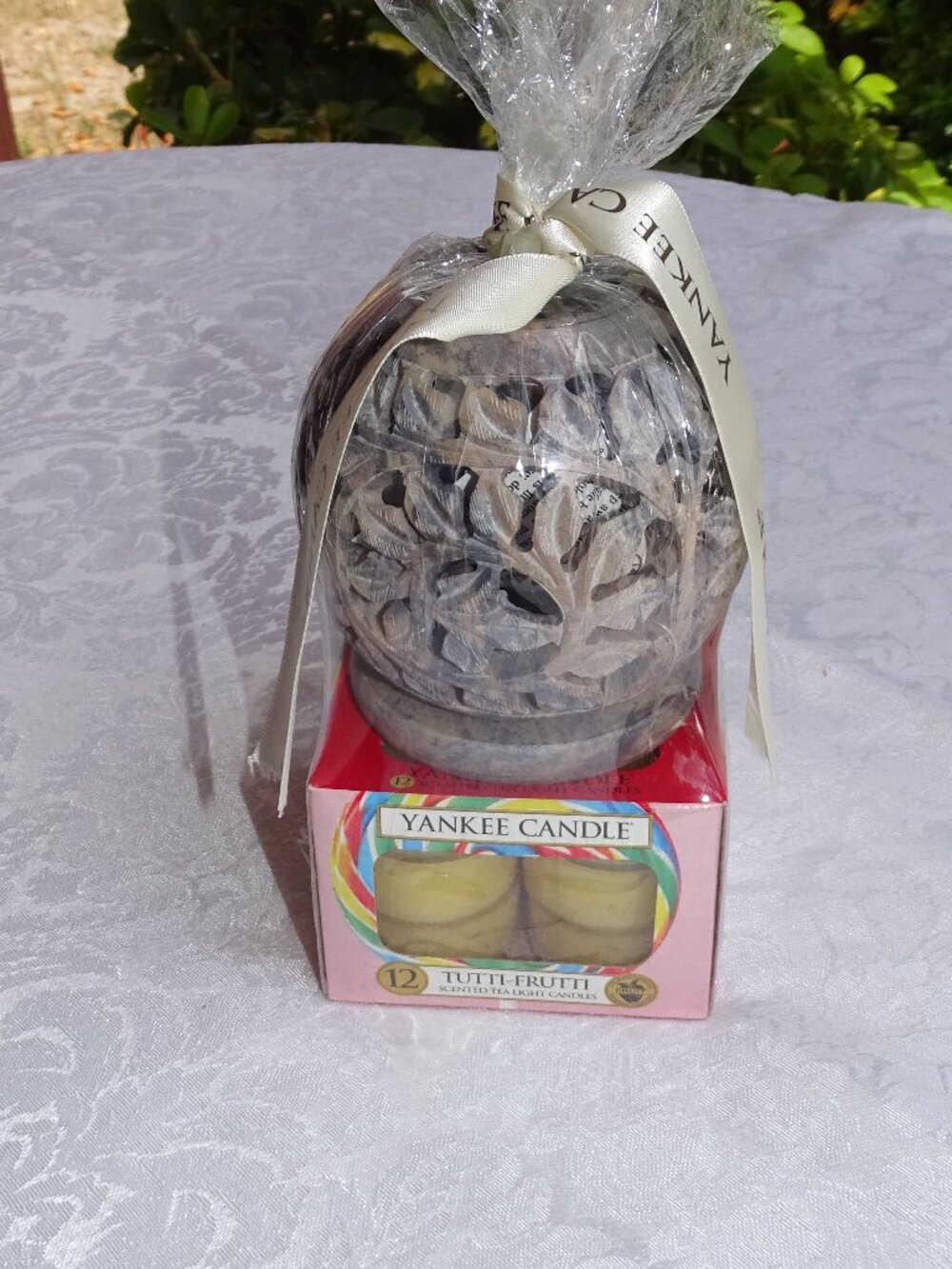 Yankee Candle Tutti-Frutti Scented Tealight Candles with Round Burner NEW